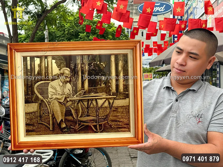 Tranh B&aacute;c được l&agrave;m theo lối vẽ xước